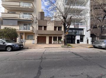 Casa · 320m² · 7 Ambientes · 1 Cochera · Casa a Reciclar en La Plata