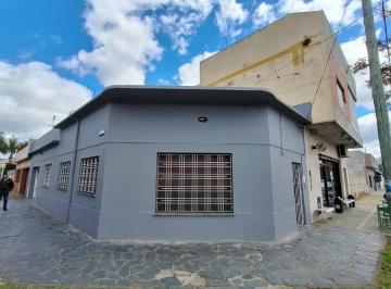 Casa · 325m² · 5 Ambientes · 1 Cochera · Casa en Tapiales