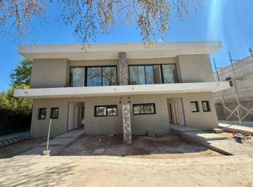 Casa · 157m² · 4 Ambientes · Venta de Casa en Barrio Cerrado en Bella Vista