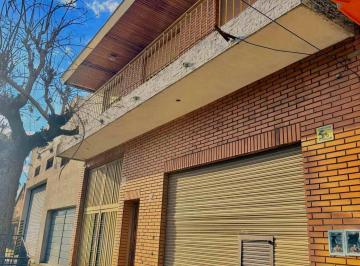 Casa · 250m² · 4 Ambientes · 2 Cocheras · Venta Casa en Block. Pileta y Local Pablo Podestá