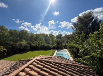 Casa · 341m² · 7 Ambientes · 4 Cocheras · Casa en Alquiler en Ayres de Pilar