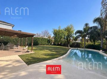 Casa · 180m² · 6 Ambientes · 1 Cochera · Casa en Venta y Alquiler en El Centauro, Canning