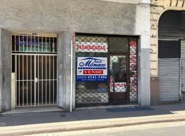 Local comercial · 56m² · 2 Ambientes · Local a La Calle con Sotano. Uruguay Nº 75.