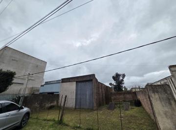 Casa · 70m² · 3 Ambientes · 3 Cocheras · Lote de 600 m² con Galpon a Reciclar.