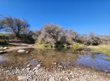 Campo · 8000m² · Venta - Hectarea con Fondo de 2 Rios - Rio Gomez - San Luis