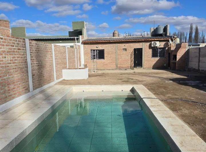 Casa · 370m² · 1 Dormitorio · 2 Cocheras