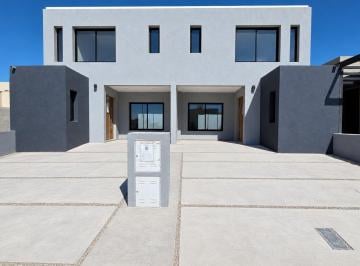 Casa · 18m² · 3 Ambientes · 1 Cochera · Venta Duplex 2 Dorm. en Suite en Rincones de Manantiales