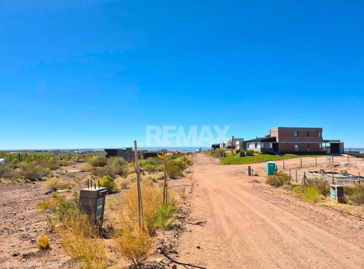 Terreno · 736m²