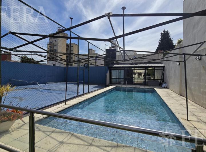 Casa · 170m² · 4 Ambientes · 2 Cocheras