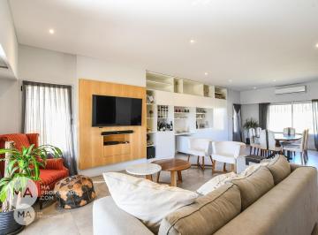 Casa · 267m² · 6 Ambientes · 2 Cocheras · Alquiler | Casa 4 Dorm., Jardín, Piscina - Av Jorge Newbery 8600 - Fisherton, Rosario