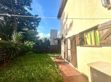 Casa · 63m² · 3 Ambientes · 1 Cochera · Venta de Casa Tipo Dúplex 3 Ambientes Costa Chica Las Toninas