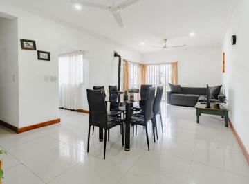 Casa · 150m² · 3 Ambientes · Venta de Casa de 2 Dormis Patio y Pileta Ibarlucea