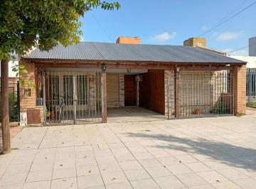 Casa · 148m² · 8 Ambientes · 3 Cocheras · Casa en Rio Segundo