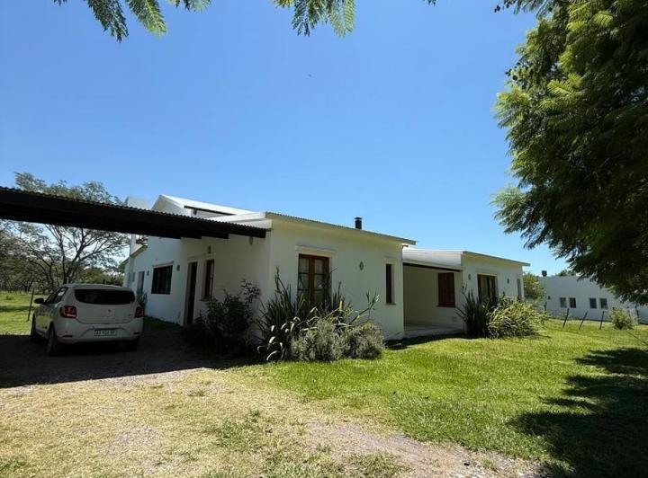 Casa · 5 Ambientes · 2 Cocheras