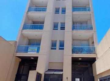 Departamento · 40m² · 2 Ambientes · Departamento en Alquiler, Dos Ambientes. Semipiso, Excelente Ubicación. Lanús Oeste