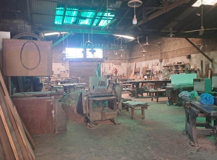 Bodega-Galpón · 340m² · 2 Ambientes · 2 Cocheras
