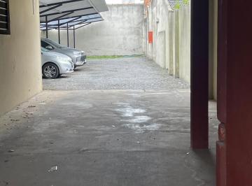 Garage , Campana · Dos Cocheras Contiguas, Semicubiertas.
