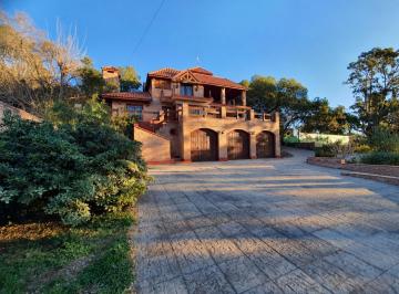 Casa · 195m² · 6 Ambientes · 5 Cocheras · Vendo Casa en Merlo San Luis
