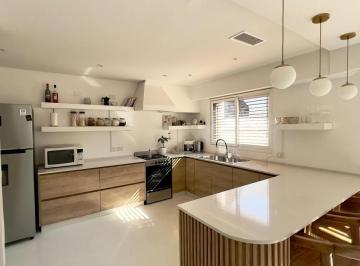 Casa · 380m² · 5 Ambientes · 4 Cocheras · Alquiler Casa en Belgrano