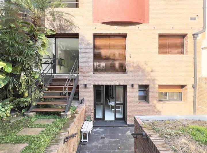 Casa · 380m² · 5 Ambientes · 4 Cocheras