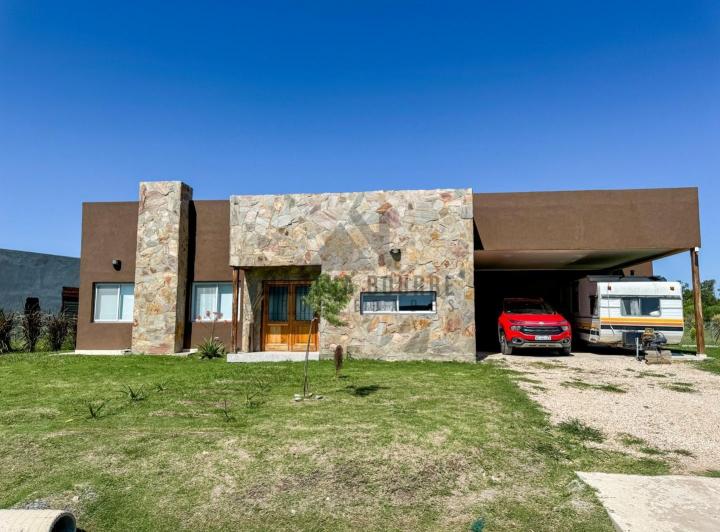 Casa · 175m² · 5 Ambientes · 2 Cocheras