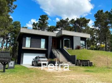 Casa · 920m² · 5 Ambientes · 4 Cocheras · Casa en Venta en Pinamar - Álamos