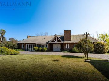 Casa · 218m² · 5 Ambientes · 6 Cocheras · Venta Casa 3 Dorm. en La Retama, Pilar
