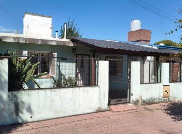 Casa de 3 ambientes, Córdoba · Gran Oportunidad Casa Sobre Av Bulnes Al 3400 - 3 Dorm..
