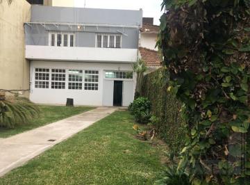 Local comercial · 223m² · 1 Cochera · Local - Galpon - Olivos - Golf * Varios Rubros*
