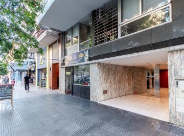 Oficina comercial · 39m² · 2 Ambientes · Luminosa Oficina en Venta y Alquiler de Dos Ambientes Semi Piso Alto, en Caballito, Cerca de Todo.