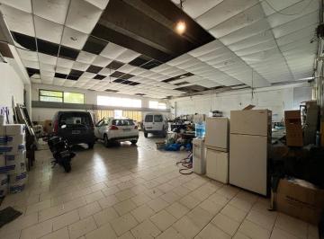 TIS-TIS-30_2 · Galpón 200 m² + 2 Locales + 2 Deptos de 100 m² - Venta