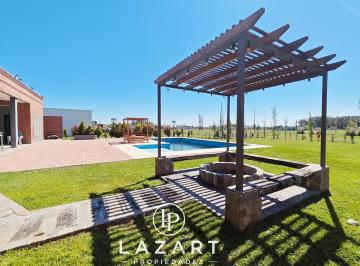 Casa · 200m² · 4 Ambientes · 4 Cocheras · Hermosa Casa en Barrio San Roque, Comarcas de Luján