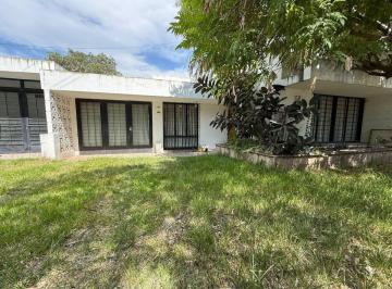 Casa · 200m² · 4 Ambientes · Venta Casa 2 Dorm. Barrio Escobar Córdoba