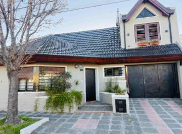 Casa · 150m² · 4 Ambientes · 1 Cochera · Casa en Venta en Pergamino