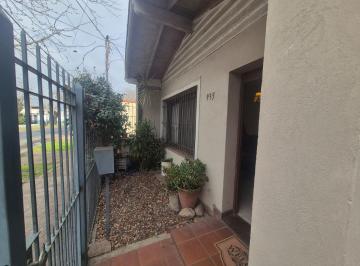 Casa · 180m² · 8 Ambientes · 1 Cochera · Casa en Burzaco