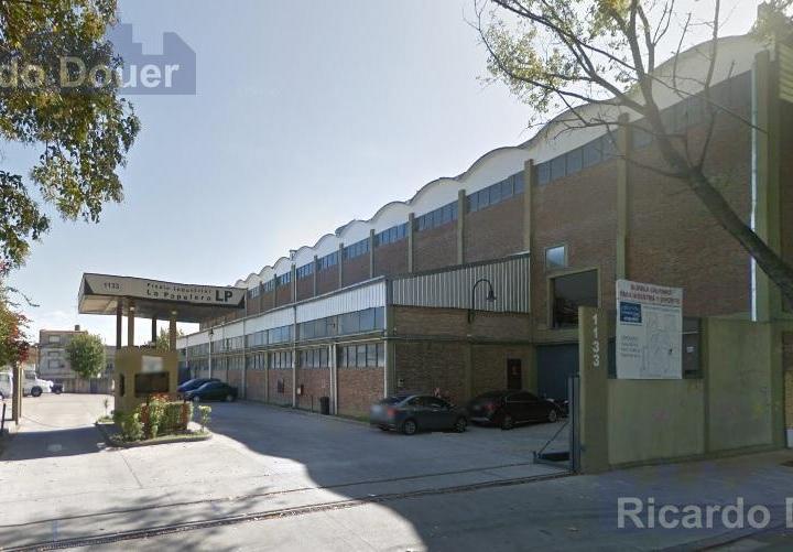 Depósito · 406m²