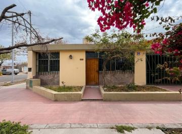 Casa · 133m² · 5 Ambientes · Casa en Dorrego, Guaymallen