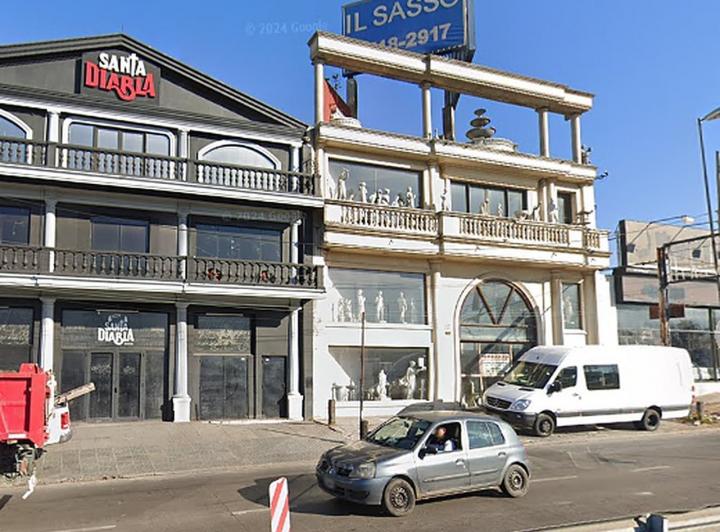 Local comercial · 967m²