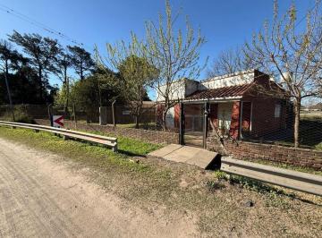 Casa · 101m² · 2 Ambientes · 1 Cochera · Venta de Propiedad Sobre R11