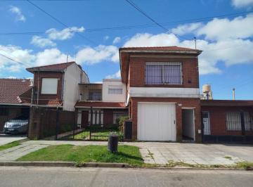 Casa · 400m² · 7 Ambientes · Venta en Block Casa con Dos Departamentos y Deposito con Montacargas en Barrio Peralta Ramos Oeste
