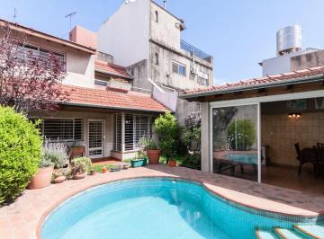 Casa · 127m² · 6 Ambientes · 1 Cochera · Venta Casa 6 Amb Lanus Pileta Cochera Quincho