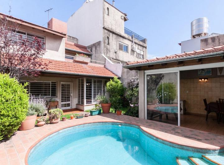 Casa · 127m² · 6 Ambientes · 1 Cochera