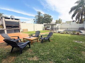 Casa · 150m² · 3 Ambientes · 2 Cocheras · Venta Casa 3amb. con Pileta, El Palomar