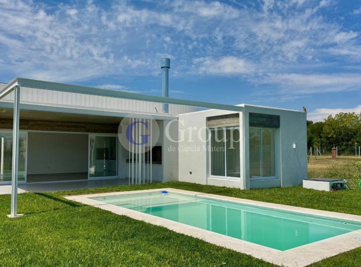 Casa · 134m² · 4 Ambientes · 2 Cocheras