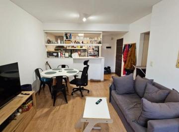 Departamento de 2 ambientes, San Fernando · Excelente Departamento 2 Amb. Al Frente, con Balcón. en Centro de Victoria. Servicios y Transportes