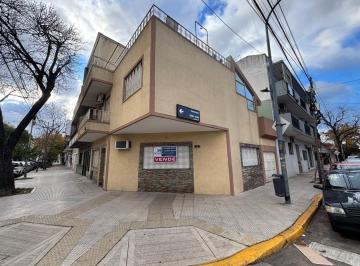 PH · 138m² · 4 Ambientes · 1 Cochera · PH en Oliden Al 700