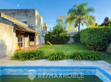 Casa · 125m² · 4 Ambientes · 1 Cochera · Casa en Venta La Plata 3 Dorm.