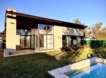 Casa · 120m² · 4 Ambientes · 4 Cocheras · Casa en Una Planta, en Barrio Cerrado Brujas, en Pilar