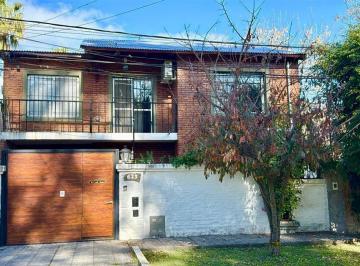 Casa · 300m² · 4 Ambientes · 2 Cocheras · Casa en Granadero Baigorria
