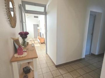 PH · 85m² · 3 Ambientes · Lacarra 1180: PH 3amb. + Patio Techado, Al Frente, Sin Expensas.